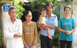 Cô gái hóa "bà lão" sang Đài Loan chữa bệnh