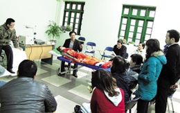 Đi học thôi miên tại Hà Nội: Học viên “khùng” và phí siêu “khủng”