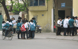 Thi tốt nghiệp THPT: Kẻ khóc, người cười