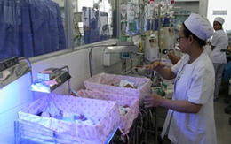 Sản phụ sinh 4: Bạc mặt chạy tiền nuôi con