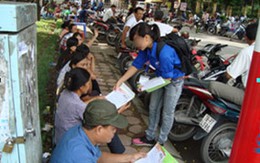 Đợt thi ĐH, CĐ năm 2012: Tờ rơi, tiếp thị tung hoành