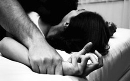 Đòn thù nấp sau chăn gối 