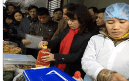 Hai Bộ trưởng kiểm tra thực phẩm Tết