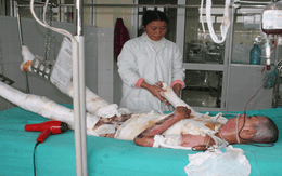 Khổ sở vì chờ thẻ bảo hiểm y tế mới