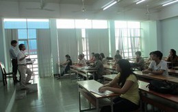 Ngày đầu làm thủ tục: Thí sinh nơi trễ, nơi đúng giờ