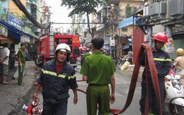 Cháy nhà, ba người may mắn thoát nạn
