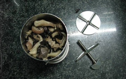 Khuôn inox gói giò có chất gây ung thư?