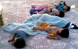 Qùa Tết "khủng" và nỗi xót xa đói nghèo 