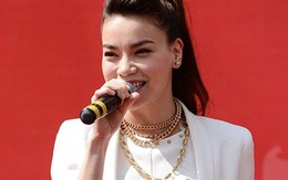 Phối đồ công sở theo phong cách nổi bật của sao Việt