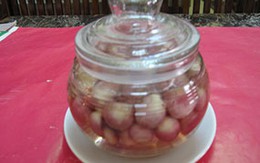 Làm dưa hành tím ăn Tết 