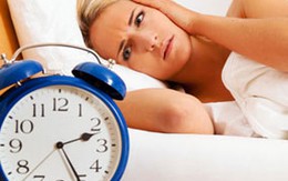 Khó ngủ lúc trẻ, mất trí nhớ về già
