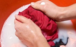 Kinh nghiệm tẩy vết gỉ sét trên quần áo