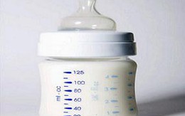 Hại chết con 11 tháng tuổi bằng sữa pha... heroin 