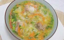 Nóng hổi canh chua bắp cải nấu sườn 