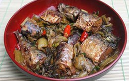 Cá kho dưa cải chua