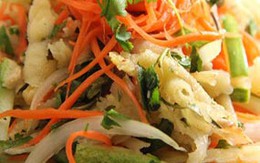Lạ miệng với gỏi chân gà rút xương