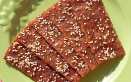 Khéo tay làm thịt heo khô ăn vặt 