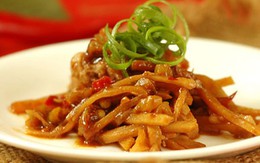 Lạ miệng cánh gà hấp măng