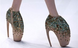 Những đôi giày gây choáng váng giới thời trang