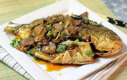 Đậm đà cá chim kho riềng