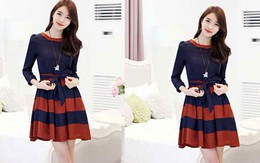 Cách chọn váy xinh xắn cho công sở ngày mưa phùn