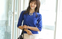 Nàng công sở điệu đà với quần trắng