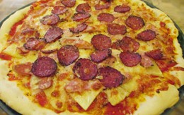 Cách làm pizza dứa xúc xích