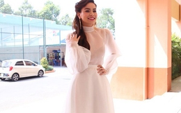 Giày, sandals lóng lánh phủ sóng showbiz Việt