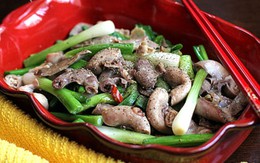 Lòng xào hành làm món nhắm ngon mê ly