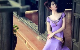 Thúy Ngân kiêu sa với áo dài cổ thuyền