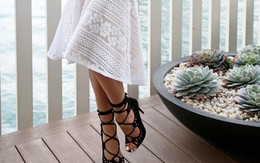 Xu hướng giầy cao gót buộc dây cho chị em nâng tầm đẳng cấp