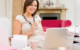 Giúp mẹ giảm đau lưng sau sinh