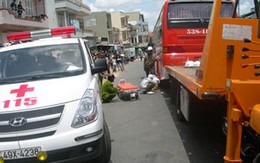 Chui vào gầm ôtô, bị kéo lê 200 mét 