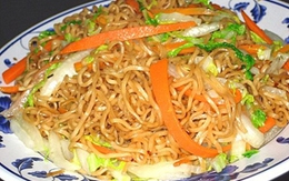 Bệnh tiềm ẩn khi ăn nhiều mì ăn liền
