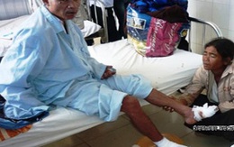 Bệnh nhân hai chân chết khô đòi trốn viện