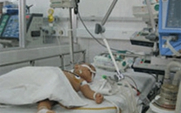 Bé 3 tuổi suýt chết vì uống nhầm hóa chất