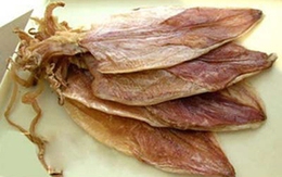Hai mẹ con bỏng nặng vì nướng mực bằng cồn