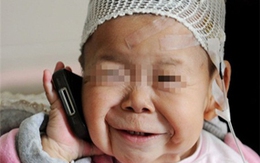 Bé gái 1 tuổi bỗng biến thành bà lão 80 