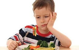 Bắt con “ăn chay” vì sợ ngộ độc