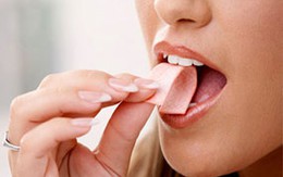 Nhai kẹo cao su lợi 5 hại 10