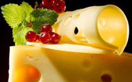 Nam giới ăn nhiều phô mai, giảm khả năng sinh sản
