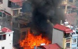 Hỏa hoạn thiêu rụi 2 tiệm vàng