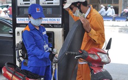 Giá dầu giảm 300 đồng - 500 đồng/lít, xăng giữ nguyên