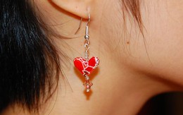 Giết người vì thèm tiền quà vặt: Bé 7 tuổi chết oan ức chỉ vì đeo… bông tai
