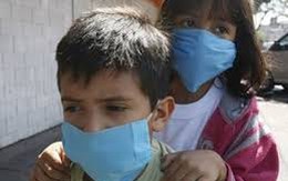 Đưa con đi gửi vì nghi ngờ gà bị dịch H5N1