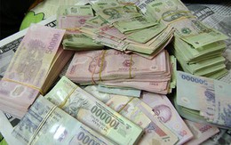 Nghe điện thoại, cụ bà mất gần 500 triệu đồng