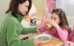 Cách xử lý khi con nhiễm sởi, đề phòng biến chứng