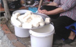 Dễ ung thư khi tái sử dụng thùng sơn đựng đồ ăn
