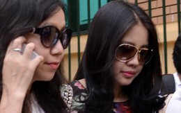 Vợ bầu Kiên đẹp mặn mà tới dự tòa