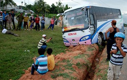 Tài xế say mềm lái xe khách đánh võng suốt 30 km